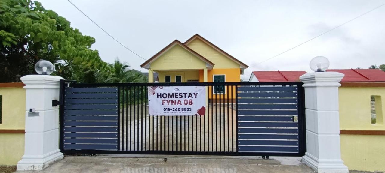 Homestay Kemaman Fyna08 Banglo Dekat Pantai Kijal Exterior photo